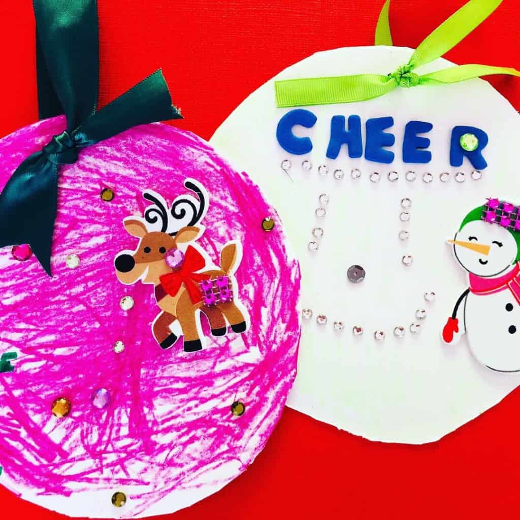 Simple fun and creative DIY Christmas art for toddlers and children to make at school, preschool, at home, or at church. These are perfect quick Christmas crafts for toddlers and kids ages 2 years old and up. Snowman, Santa, ornaments, gingerbread, and more! #snowmancrafts #christmascrafts #christmas #toddler #kidsactivities