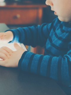 Parenting can be tough when it comes to technology. Here are 5 easy ways to keep your kids safe online. Includes a free app that allows your toddler to stay safe online and a giveaway! #sponsored #giveaway #parenting #momlife #toddlermom #kids