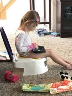 An awesome schedule to potty train girls and boys in just 3 days. Includes tips on regression to get kids back on the toilet. Works for an 18 month old and up. Includes free printable potty chart and completion certificate! #potty #toddlerlife #parentinghacks #mommylife #pottytraining
