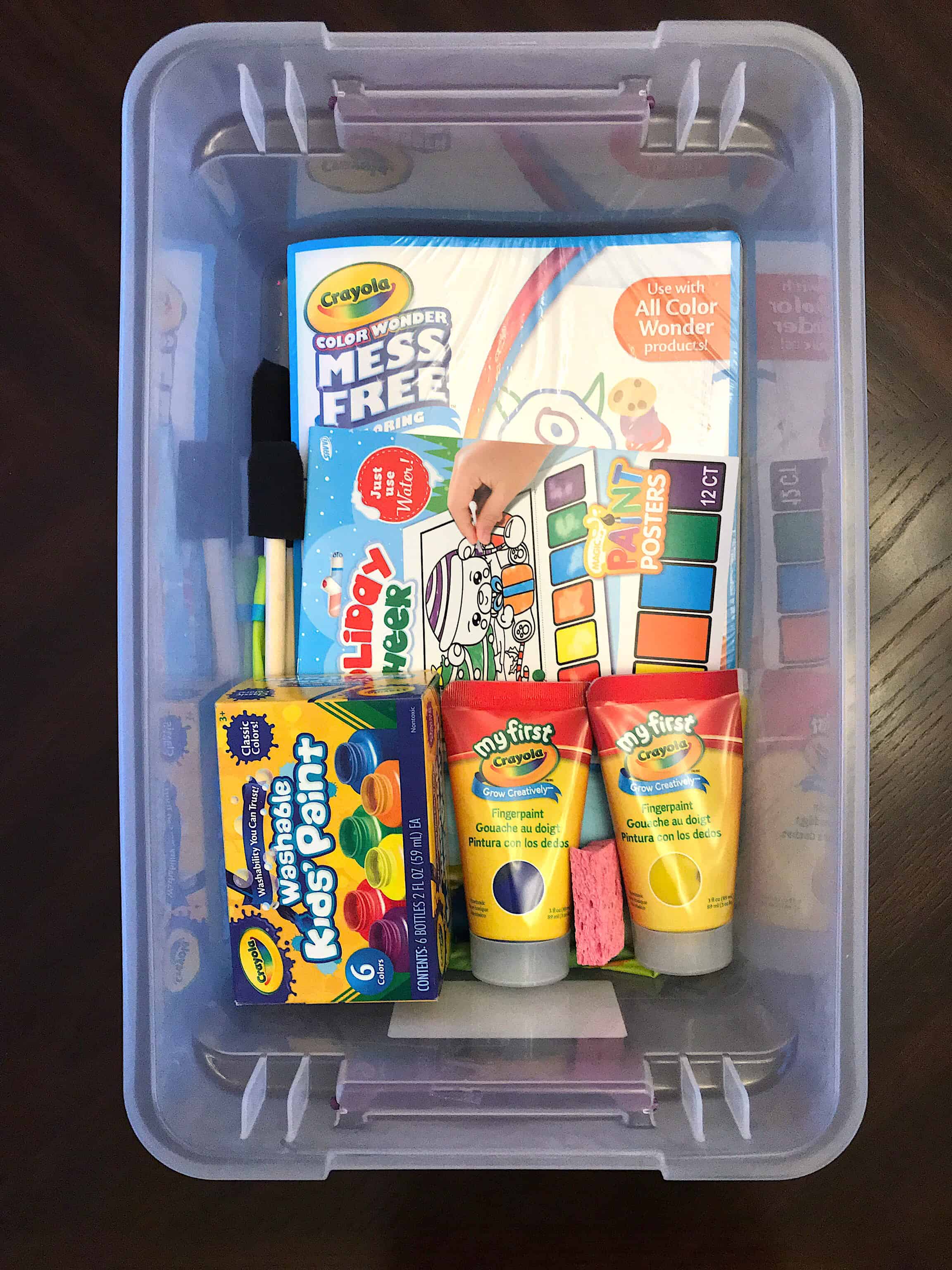Learn how to make easy quiet bins toddlers will love. Teach your 2 year old how to do independent play by using bins with pipe cleaners, popsicle sticks, and other dollar store items. Examples included! #naptime #learningactivities #activitiesforkids #kidactivities #preschoolactivities