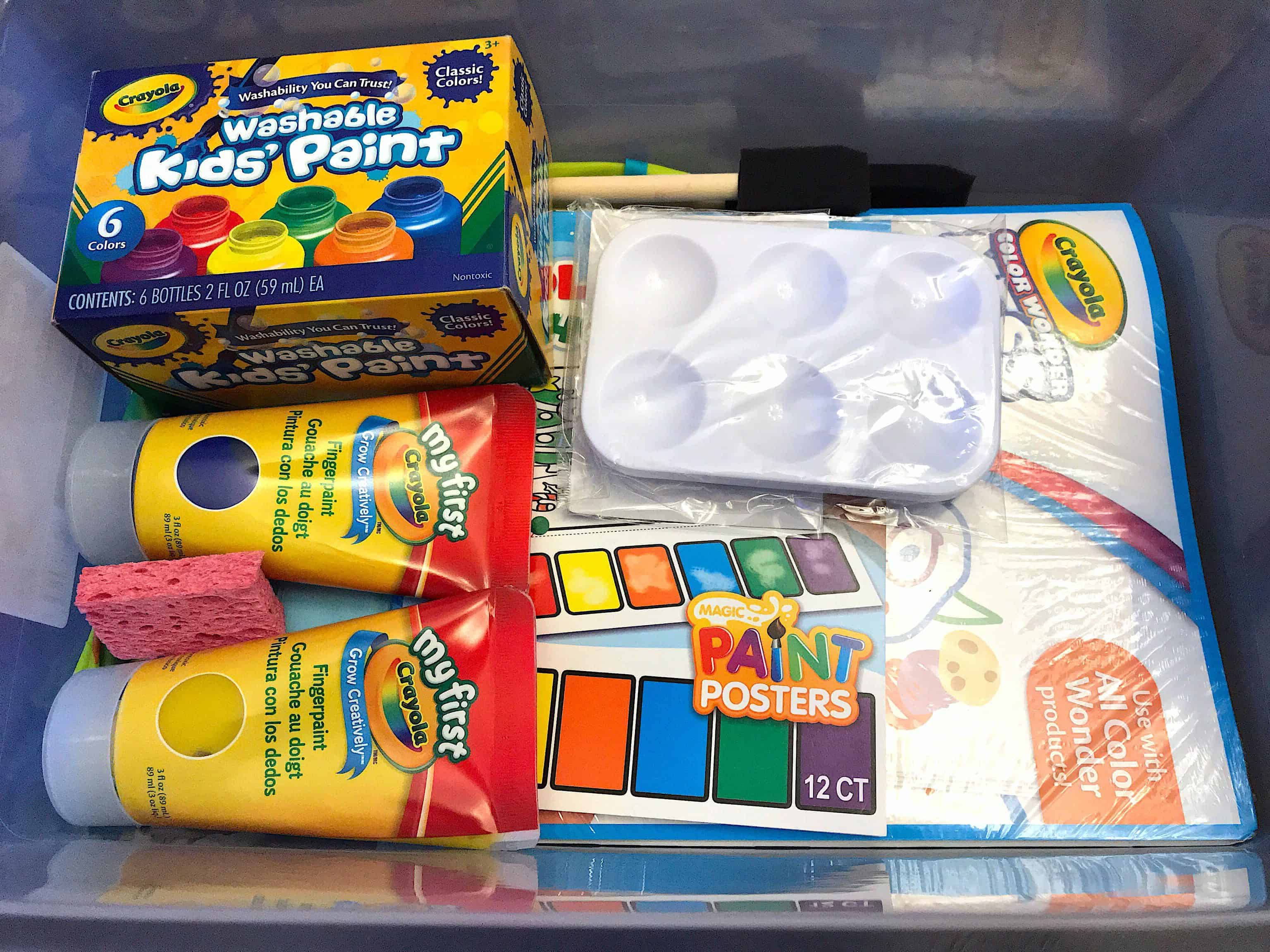 Cheap busy bag ideas for 2 year old toddlers and preschoolers. Head to the dollar store and learn howto make simple educational boxes for boys and girls. #busybags #preschoolers #toddleractivities #toddleractivity #funactivities