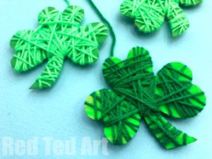 Easy St. Patrick's Day activities and crafts for toddlers ages 3 years old and up. Get the kids together to make these fun DIY crafts and activities with free printables. Includes STEM, STEAM, sensory, and science experiments for preschoolers! #saintpatricksday #activitiesforkids #stpatricksday #craftsforkids #kidsactivities