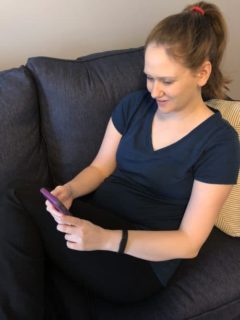 The best pregnancy apps of 2018 and 2019 to track your baby's progress and see bump updates. Includes free smartphone apps to download for moms to be and new moms. Both iPhone and Android applicatons! #pregnancy #momtobe #pregnantbelly